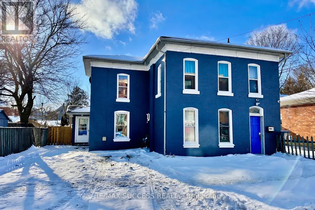 44 Albion Street Brantford ON N3T 3M3