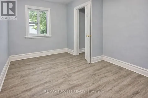 44 Albion Street Brantford ON N3T 3M3