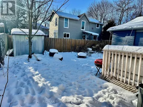 44 Albion Street Brantford ON N3T 3M3
