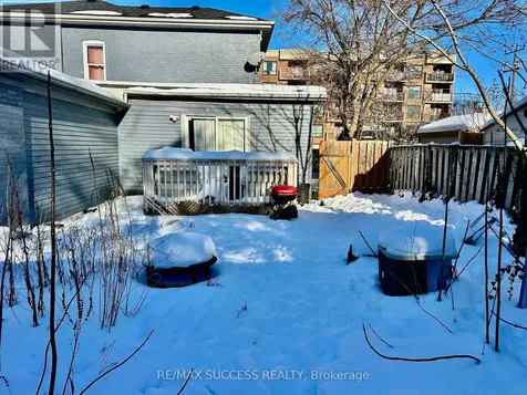 44 Albion Street Brantford ON N3T 3M3