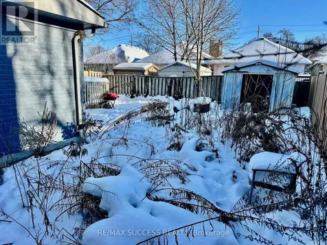 44 Albion Street Brantford ON N3T 3M3