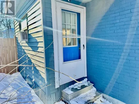 44 Albion Street Brantford ON N3T 3M3