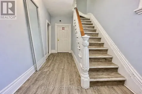 44 Albion Street Brantford ON N3T 3M3
