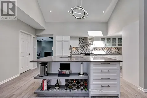 36 Robson Court Ottawa ON K2K 2W1