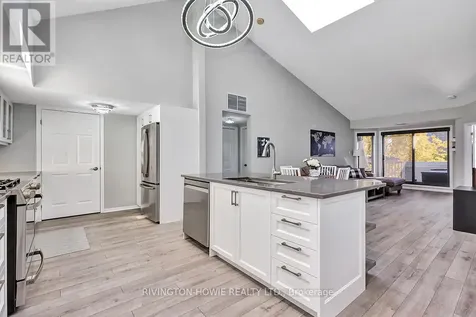36 Robson Court Ottawa ON K2K 2W1
