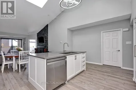 36 Robson Court Ottawa ON K2K 2W1