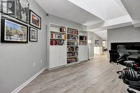 36 Robson Court Ottawa ON K2K 2W1