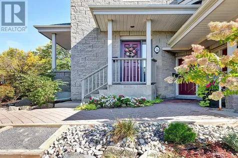36 Robson Court Ottawa ON K2K 2W1