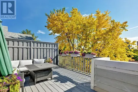 36 Robson Court Ottawa ON K2K 2W1