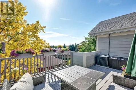 36 Robson Court Ottawa ON K2K 2W1