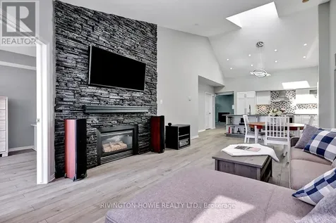 36 Robson Court Ottawa ON K2K 2W1