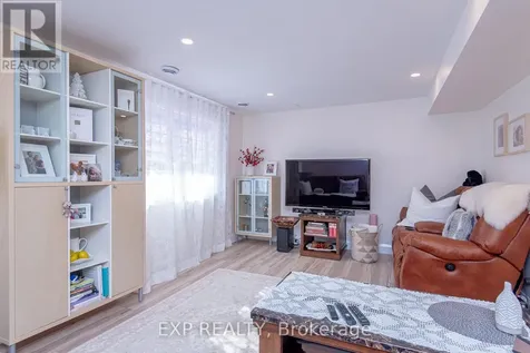 1473 Rosebella Avenue West Ottawa ON K1T 1E5