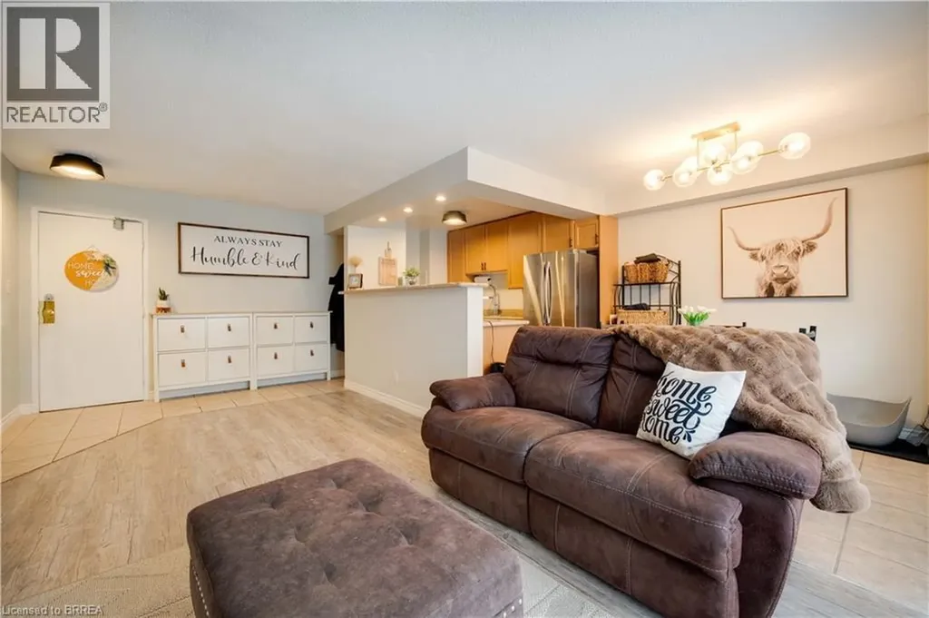 793 Colborne Street East Brantford ON N3S 7J3