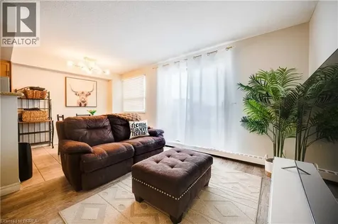 793 Colborne Street East Brantford ON N3S 7J3