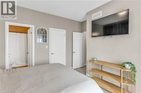 261 Woodbine Avenue Kitchener ON N2R 0S7