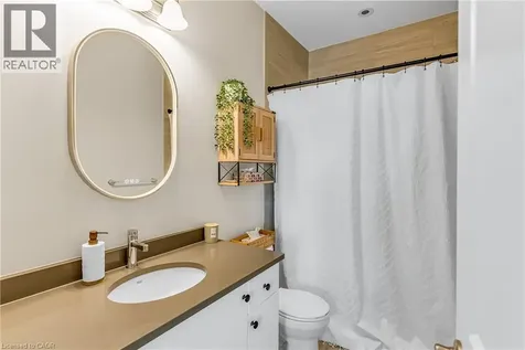 261 Woodbine Avenue Kitchener ON N2R 0S7