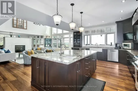 156 Bartlett Boulevard Collingwood ON L9Y 5C9