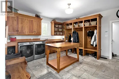 156 Bartlett Boulevard Collingwood ON L9Y 5C9