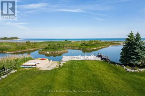 156 Bartlett Boulevard Collingwood ON L9Y 5C9
