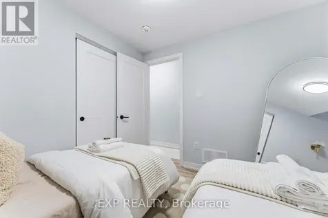 182 Murray Street Ottawa ON K1N 5M8