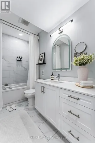 182 Murray Street Ottawa ON K1N 5M8