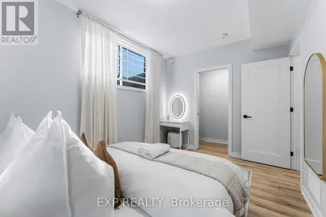 182 Murray Street Ottawa ON K1N 5M8