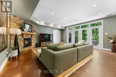 5759 Queenscourt Crescent Ottawa ON K4M 1K3