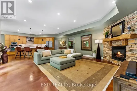 5759 Queenscourt Crescent Ottawa ON K4M 1K3