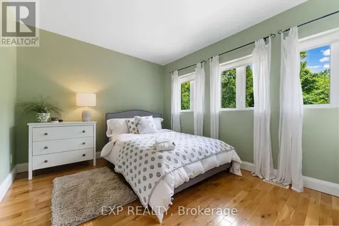 5759 Queenscourt Crescent Ottawa ON K4M 1K3
