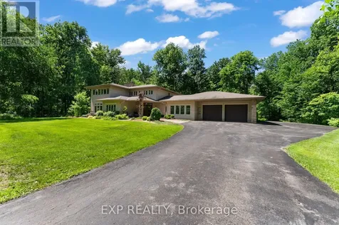 5759 Queenscourt Crescent Ottawa ON K4M 1K3
