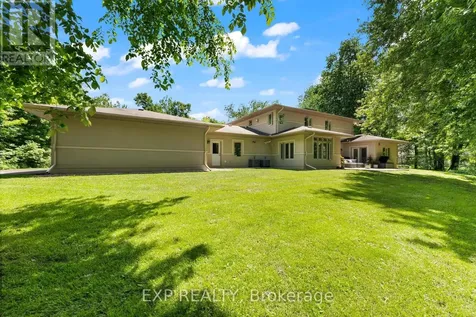 5759 Queenscourt Crescent Ottawa ON K4M 1K3
