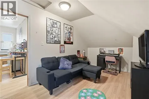 196 Glen Road Hamilton ON L8S 3N4