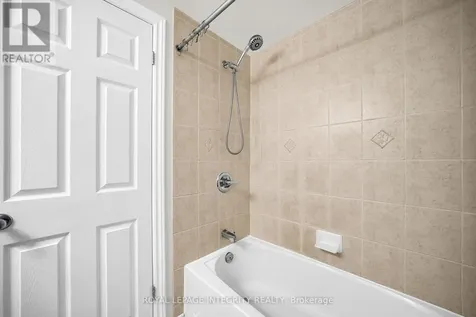 268 Paseo Pvt Private Ottawa ON K2G 4N7