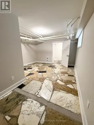 325 Cooper Street Ottawa ON K2P 0G5