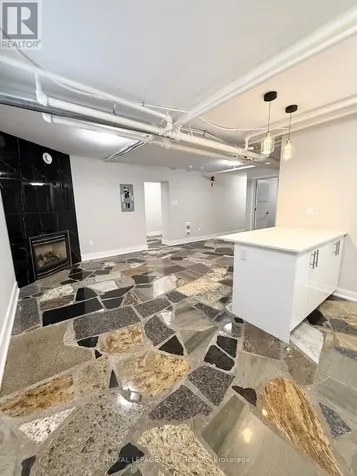 325 Cooper Street Ottawa ON K2P 0G5
