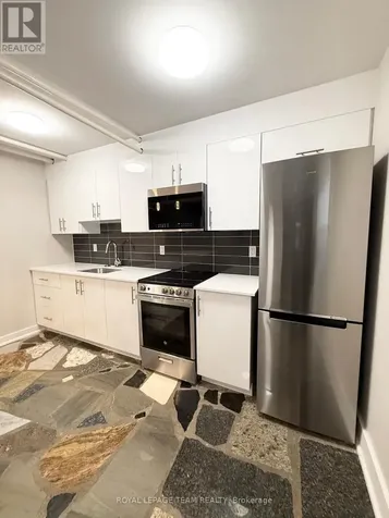 325 Cooper Street Ottawa ON K2P 0G5