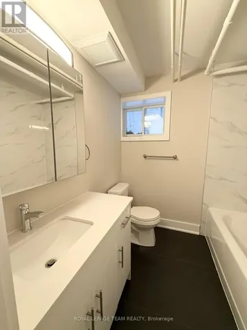 325 Cooper Street Ottawa ON K2P 0G5