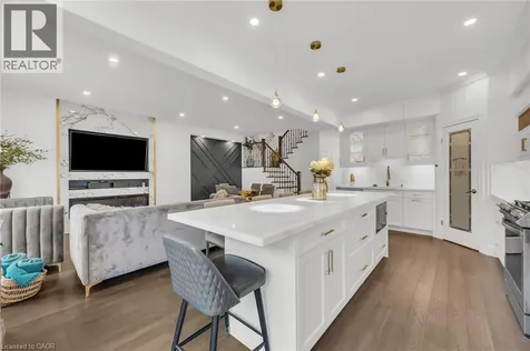 122 Shoreview Place Stoney Creek ON L8E 0J4