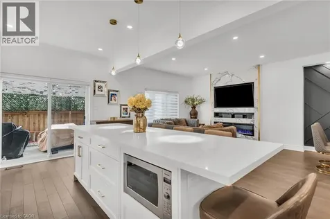 122 Shoreview Place Stoney Creek ON L8E 0J4