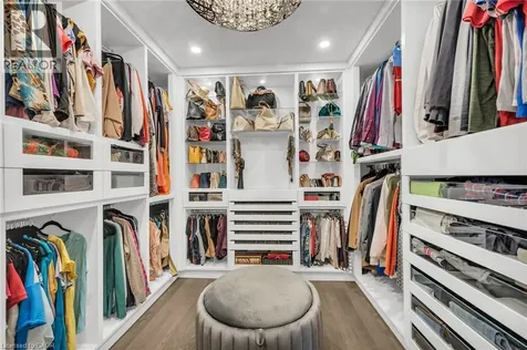 122 Shoreview Place Stoney Creek ON L8E 0J4