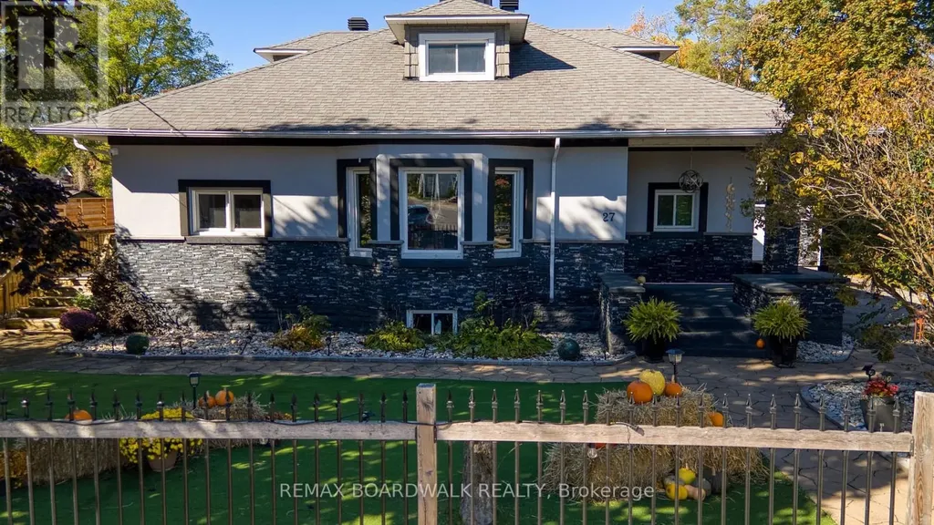 27 Allan Street Carleton Place ON K7C 1T1