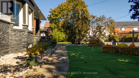 27 Allan Street Carleton Place ON K7C 1T1
