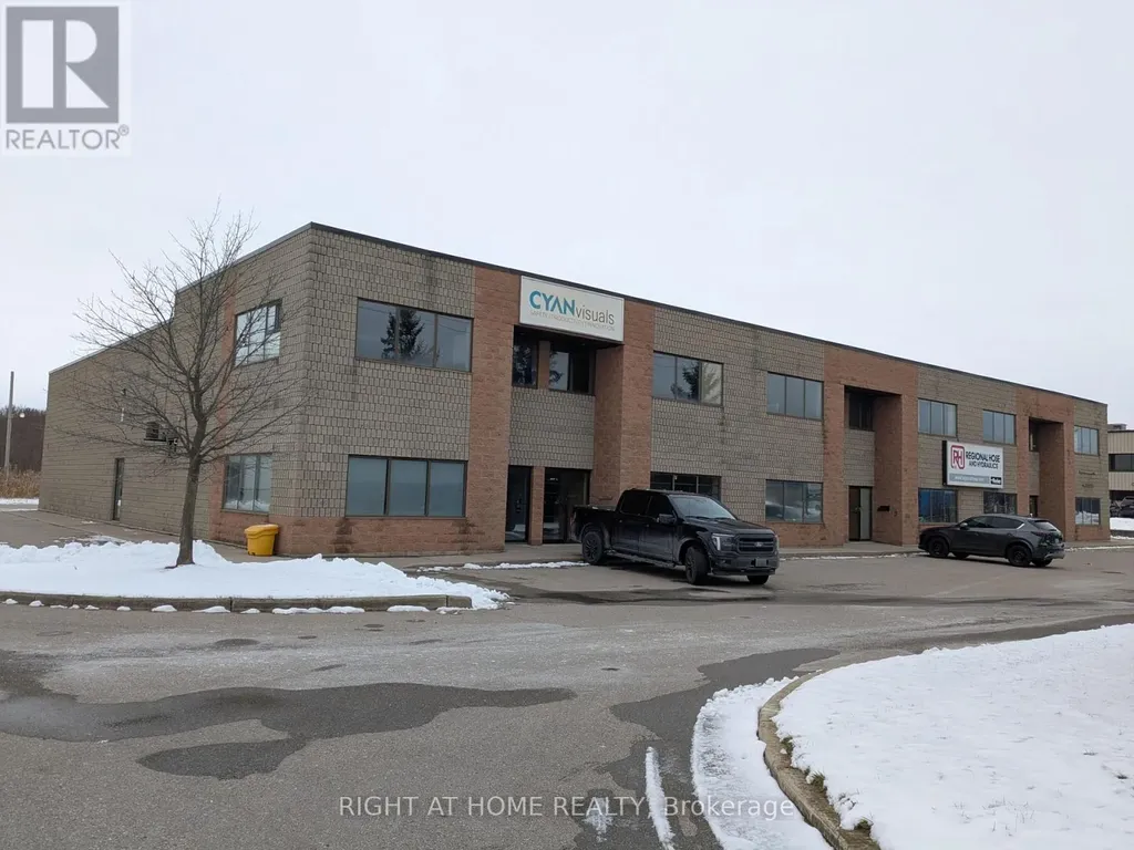 62 Plant Farm Boulevard Brantford ON N3S 7W3
