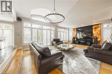712 Highvalley Road Ancaster ON L9R 4E9