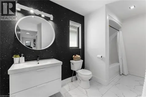 14 Willowbrook Drive Welland ON L3C 0G1