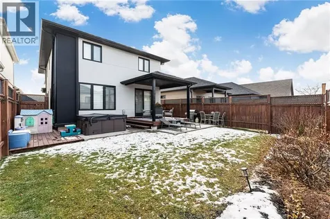 14 Willowbrook Drive Welland ON L3C 0G1