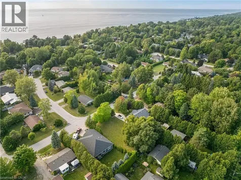 10 Hamilton Street Bayfield ON N0M 1G0