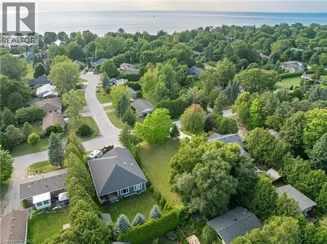 10 Hamilton Street Bayfield ON N0M 1G0