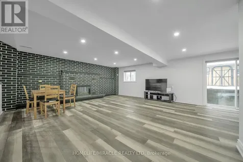 261 Country Hill Drive Kitchener ON N2E 2C1