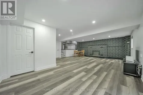 261 Country Hill Drive Kitchener ON N2E 2C1